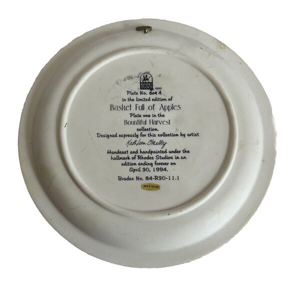 Rhodes Bountiful Harvest Apples from the Grove 3D Basket Plate Fruit Granny Core - Picture 2 of 2
